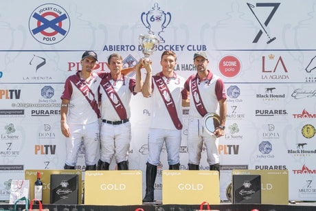Pilot remporte la victoire lors du 60e championnat Open du Jockey Club